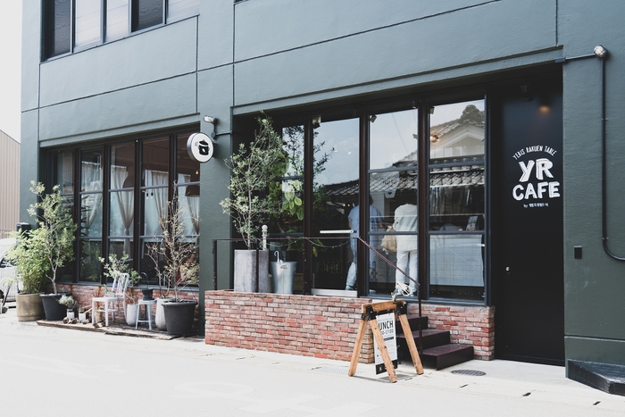 YR CAFE by恵比寿楽園テーブル 外観