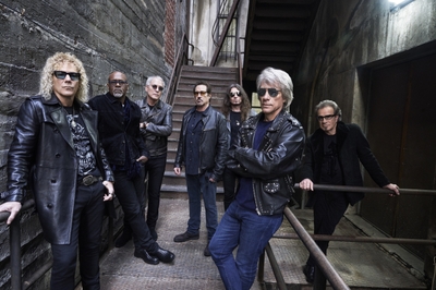 BON JOVI「FOREVER」アーティスト写真2024 ※Photo:Mark Seliger