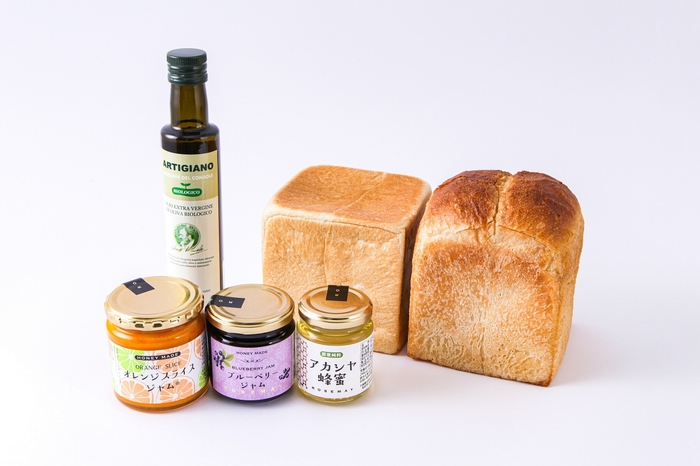 自慢のジャム、オリーブも販売