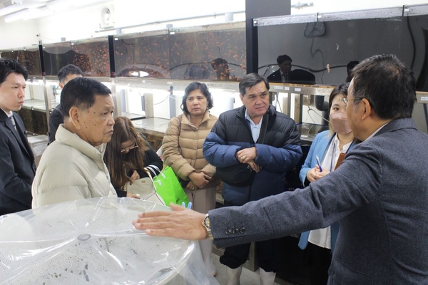 視察団からは突っ込んだ質問が相次ぎました