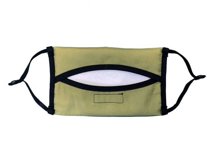 ケースを裏返すとマスクに早変わり