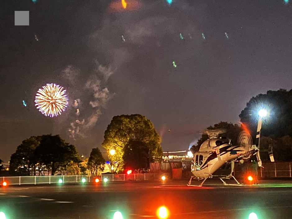 花火が間近で見られるのも街中ヘリポートのメリット