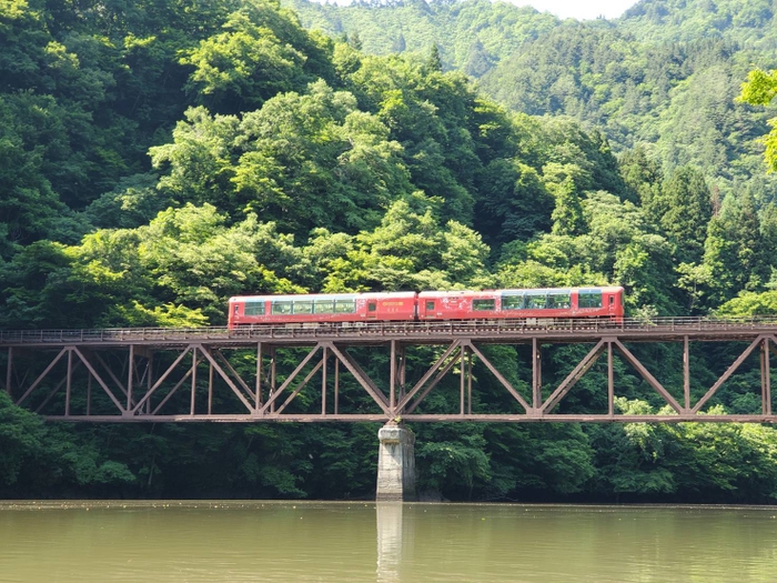 只見線を走るリゾート列車