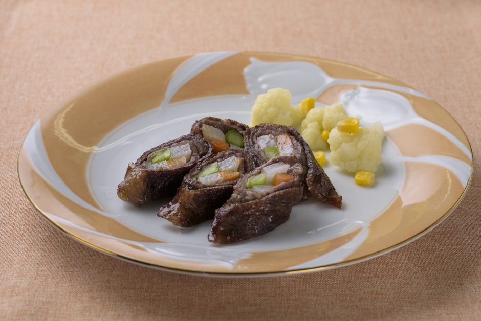 青森市 牛肉のトリプル野菜巻き カリフラワーの甘酢添え
