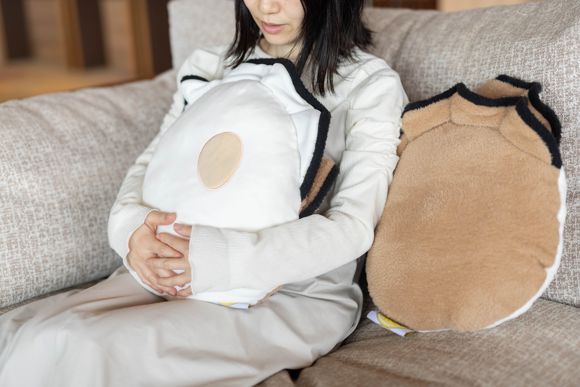 生牡蠣×牡蠣フライが一度に楽しめる!?2種類の異なる触り心地「どっちも牡蠣クッション」一の坊から今夏新登場