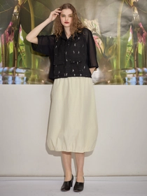 NAVY.WO(ネイビー・ウォ)の『三日月型パンプス』【3月8日 NAVY.WO(ネイビー・ウォ)の『三日月型パンプス』【3月8日