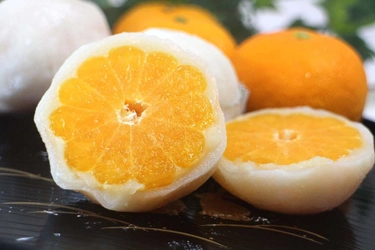 高級ハウスみかんを贅沢にもまるごと1個使用した 「ハウスみかん大福」期間限定・数量限定で販売