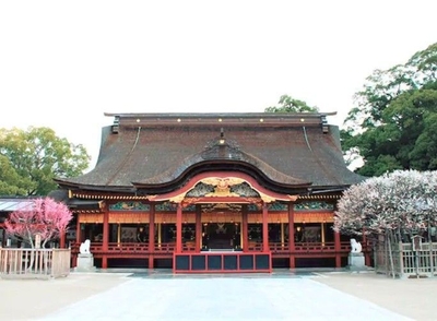 福岡の文化に触れる旅♪ 福岡城址&学問の神様「太宰府天満宮」のお参りと、伝統工芸「博多人形絵付け」体験!