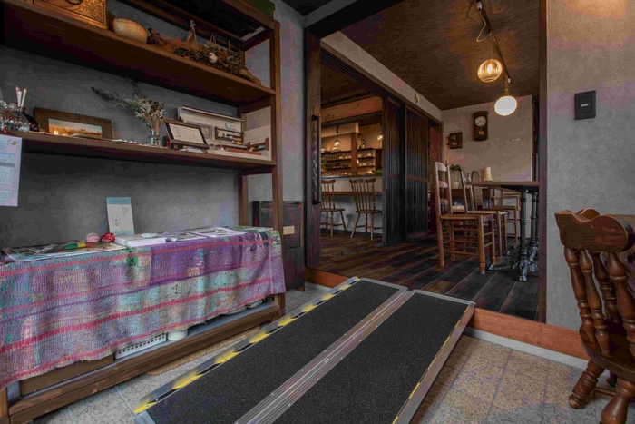 3.エントランス車椅子用スロープ