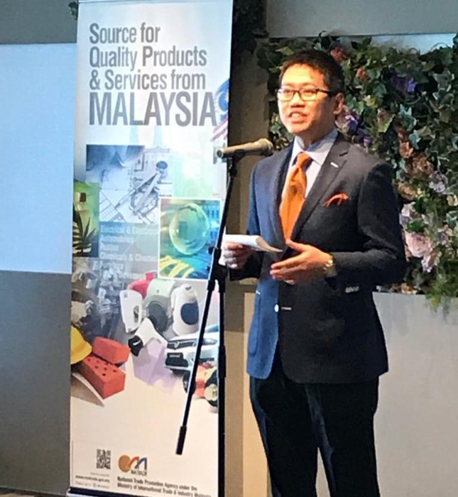 写真:MATRADE日本事務所所長