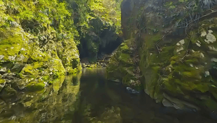 くらかけの滝・河原