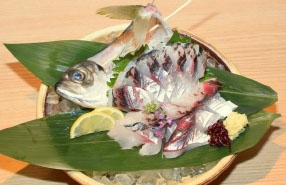 マアジの姿造り1,200円(税抜)