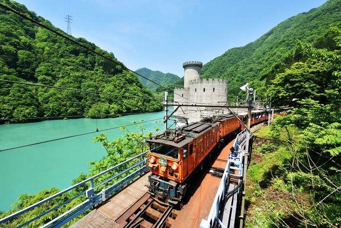 黒部峡谷トロッコ電車