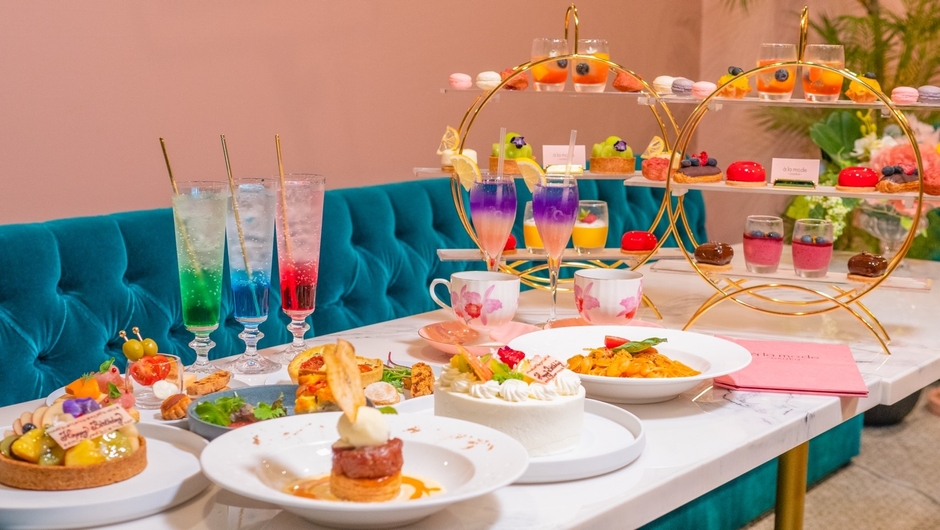 真夜中までお酒やスイーツをお楽しみいただけます。