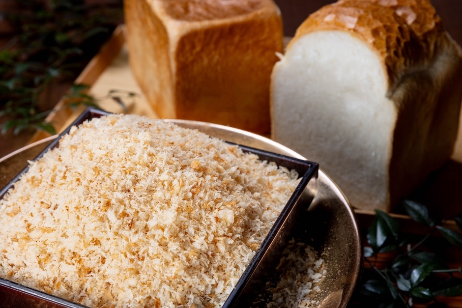 生パン粉でサクッと食感、牡蠣の旨みを包む