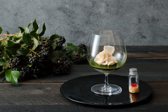 アヴァンデセール「ラ ピュルテ ~ホワイトローズ仕立て~」