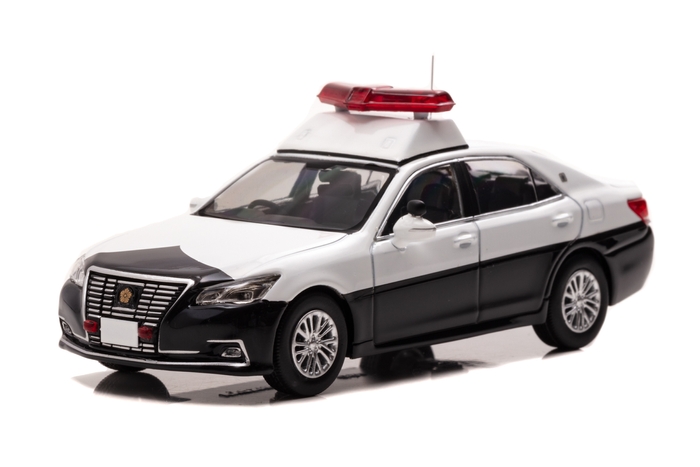 1/43 トヨタ クラウン ロイヤル (GRS210) 警察パトロール車両:左前