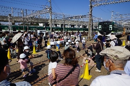 電車と力くらべ綱引き大会