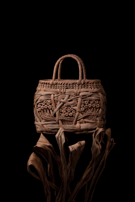 「100年籠」:時代を超える価値 2