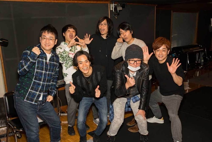 日野聡さん:写真前列右