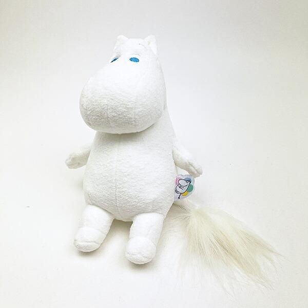 ムーミンのぬぐるみは丸いフォルムにふわふわな触り心地が最高すぎる。大きさ違いもあるのでお好みのサイズを見つけられそうです。