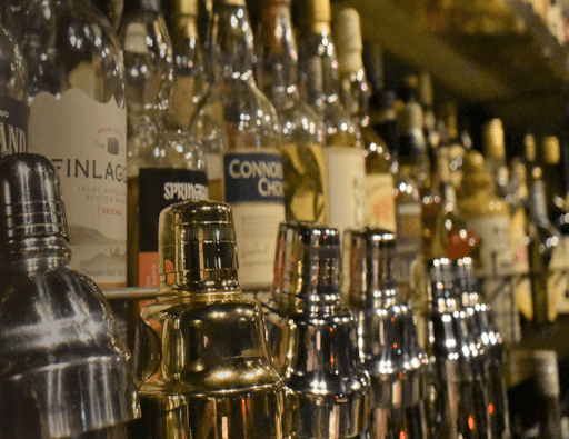 駅近ドットコム掲載開始 漫画家 古谷三敏氏がオーナーの Barレモン ハート で美味しいお酒を楽しもう Newscast