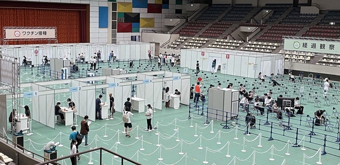 過去の職域接種の様子(近畿大学記念会館)