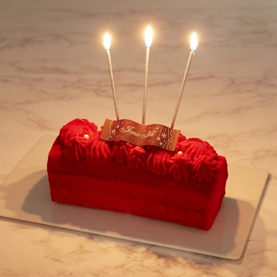 ワッフル・ケーキの店 R.L(エール・エル)から 心に残るクリスマスケーキをお届け！ ブランドカラーの赤が印象的な「ローズ・ド・ノエル」を販売