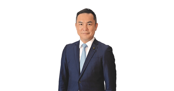 内閣府大臣政務官	鈴木英敬氏