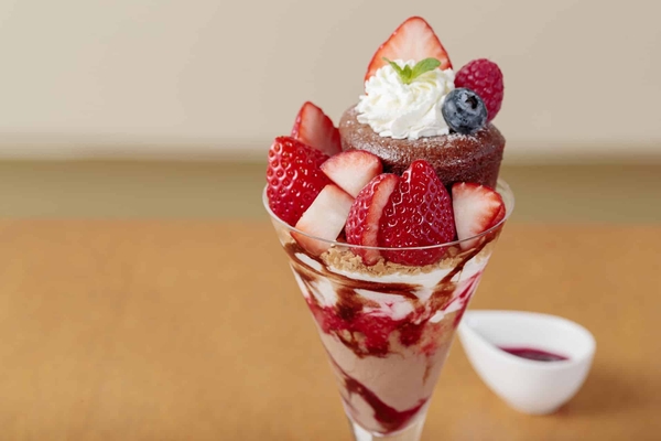 『いちごフォンダンショコラパフェ』