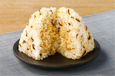 塩こんぶごはん 牛そぼろと卵黄