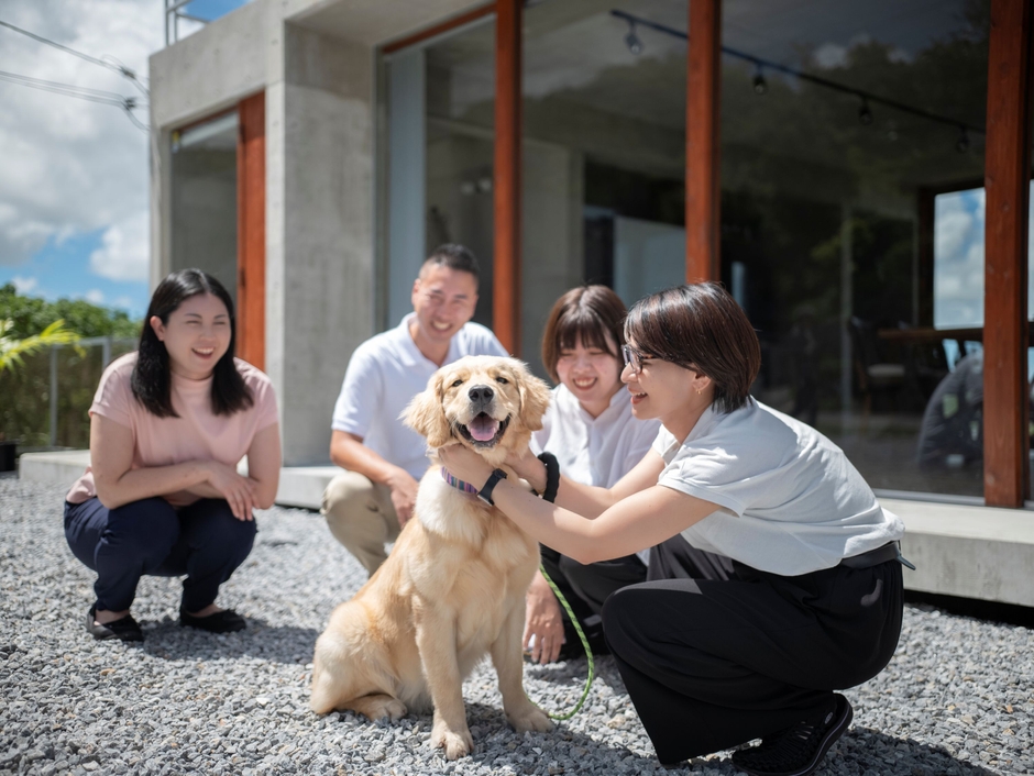 従業員のララ(ゴールデンレトリバー)