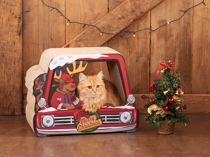 「爪とぎ クリスマス」価格：2,398円／サイズ：W48×D23×H36cm／デリバリーカーをイメージしたクリスマス仕様の猫用爪とぎです。
