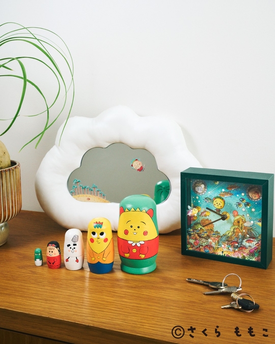 ふっくら雲ミラー ¥2,790(税込) くるくる時計 ¥4,990(税込) マトリョーシカ ¥4,990(税込)