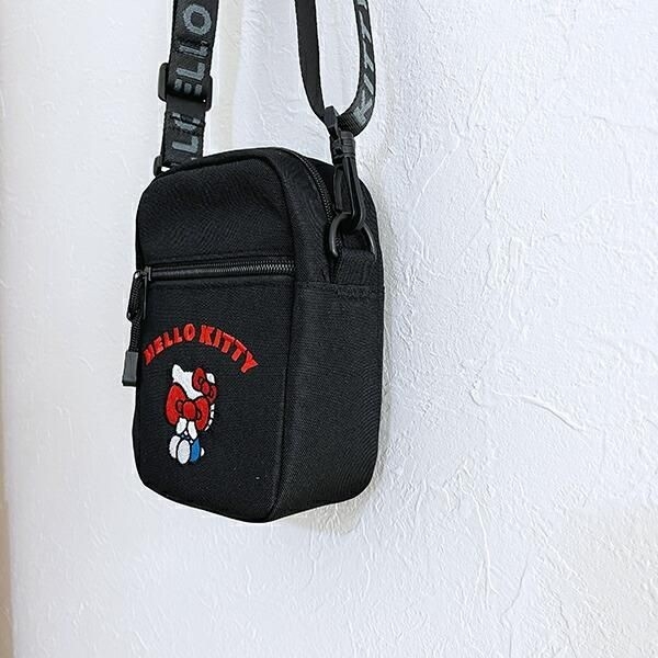 キティのショルダーバッグ