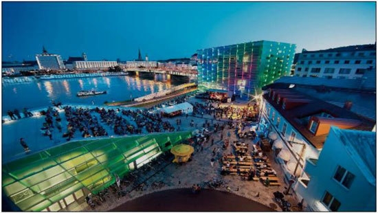 Photo：Nicolas Ferrando, Lois Lammerhuber／アルスエレクトロニカ・センター