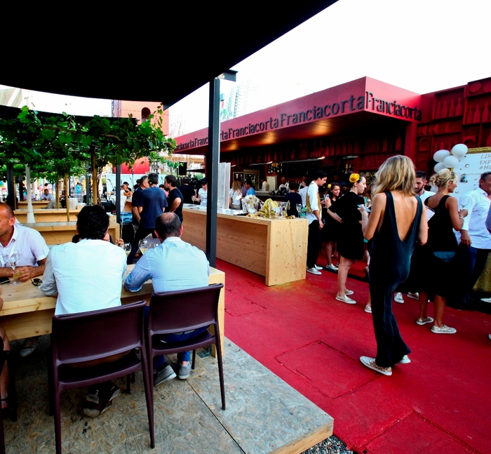 フランチャコルタ　ワイン・バー　３