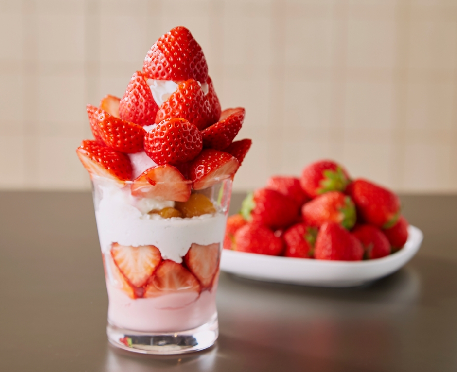 2周年限定イチゴパフェ