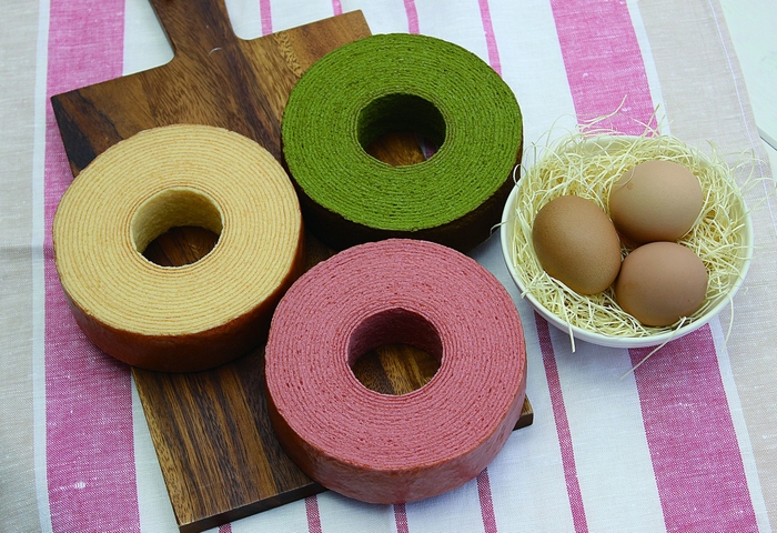 カフェ内バウム工房製造プレーン いちご 抹茶