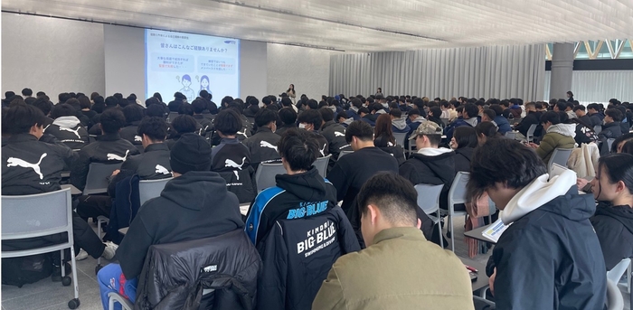 令和7年（2025年）2月に実施した「体育会学生向け自己分析・チームビルディング研修」の様子
