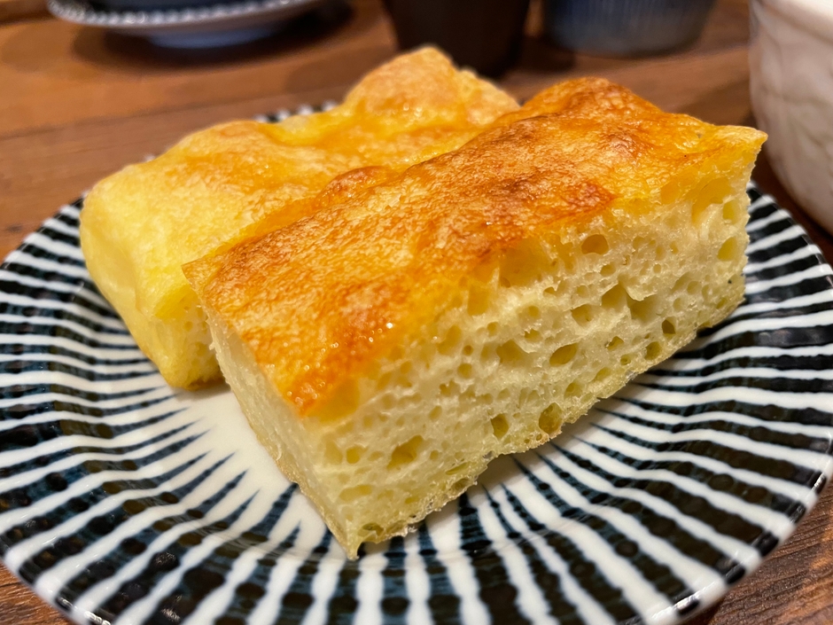 セットの自家製パン