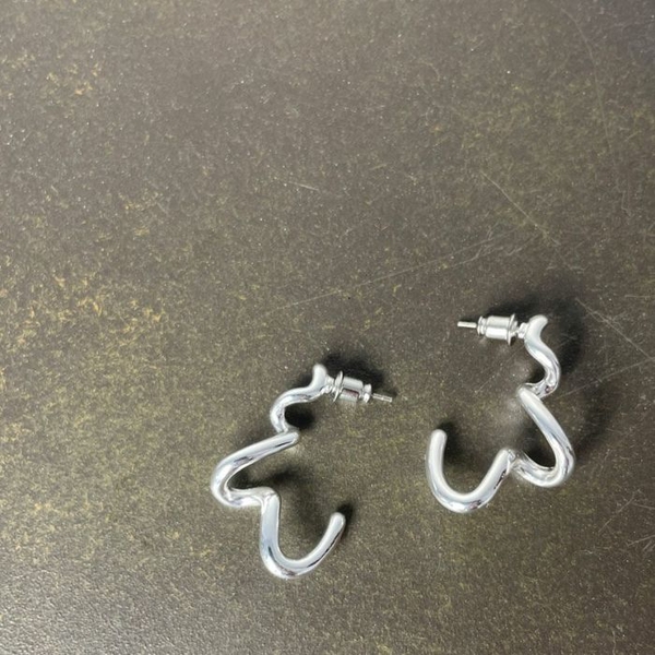 Nothing And Others スパイラルピアス