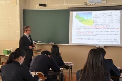 平児准教授
