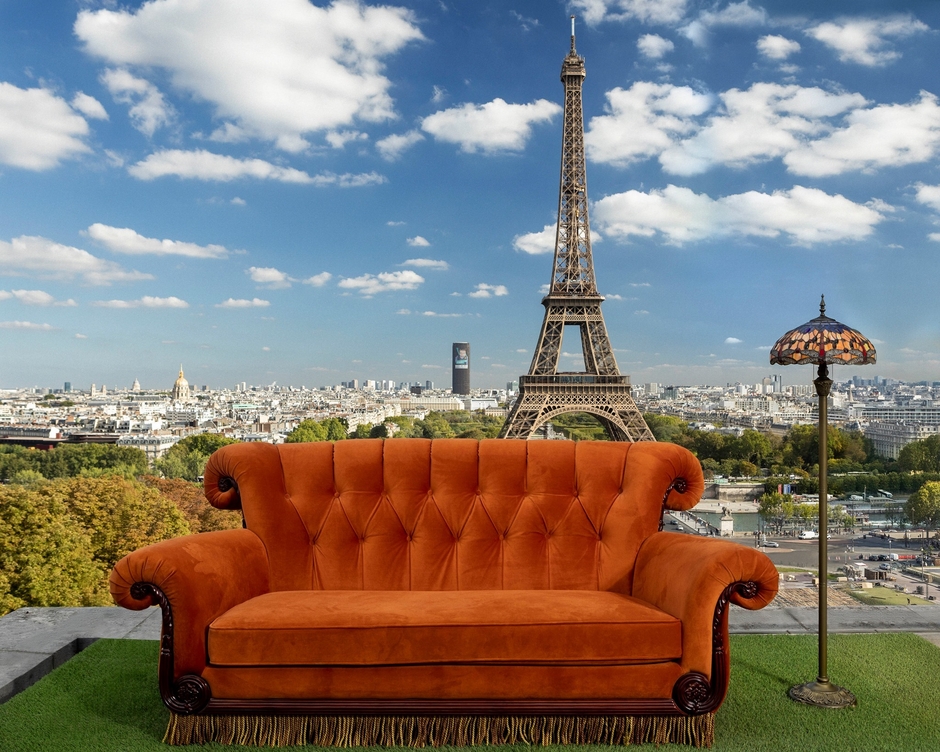 【パリ】 (C) Warner Bros. Entertainment Inc.