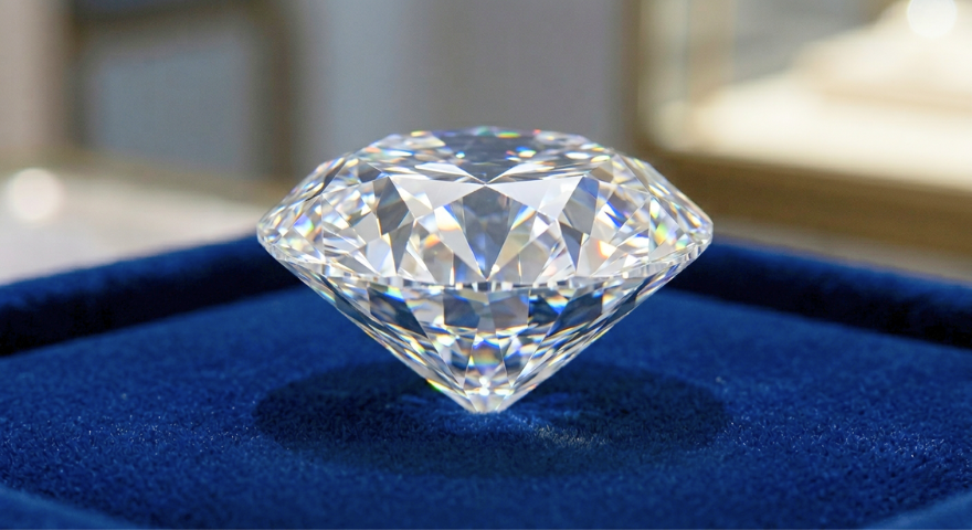 4月8日「世界ダイヤモンドの日」制定 市場の二極化背景に「おもいお」が専門査定を強化