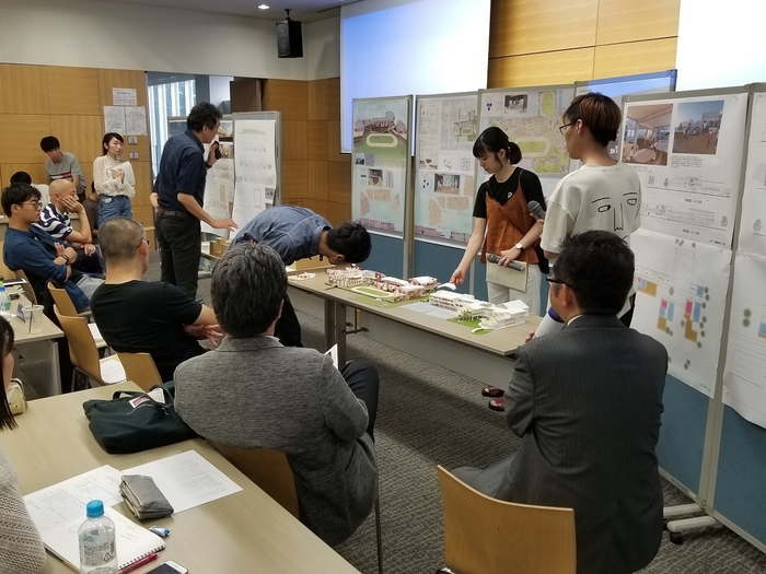 設計の様子(明治大学)