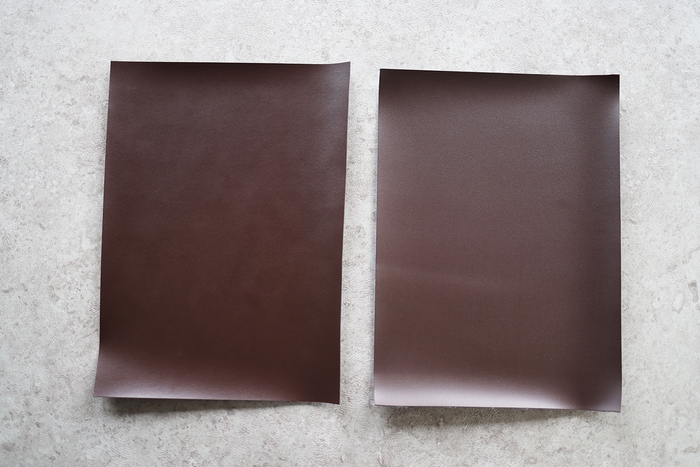 左:人工皮革 右:合成皮革