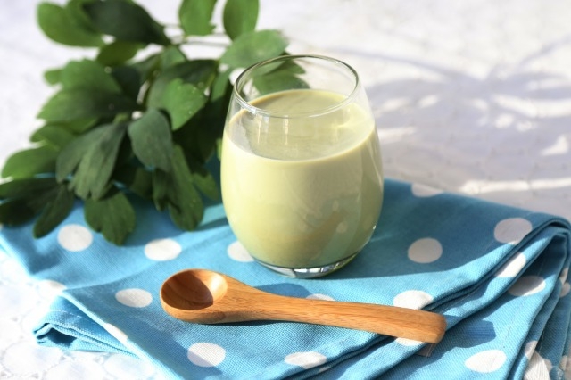 アレンジレシピ 青汁はちみつラテ