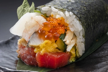 板前寿司、2026年節分に向け　 超豪華12種類の具材を詰め込んだ「海鮮江戸前恵方巻」を 2月1日(日)～2月3日(火)の3日間限定で発売