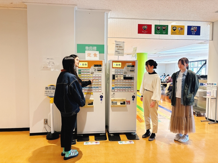 券売機にもCFP表示を実施